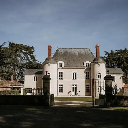 Domaine De La Mazure Bed and breakfast