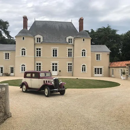 Domaine De La Mazure Bed & Breakfast 4*