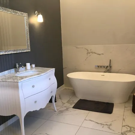 Domaine De La Mazure 4*