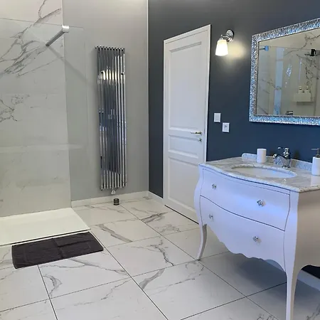 Domaine De La Mazure 4*