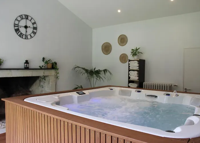 Domaine De La Mazure 4*